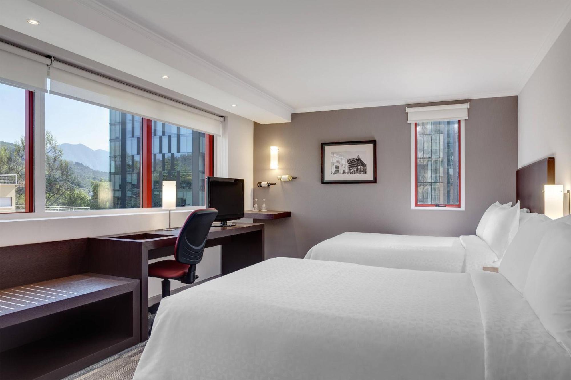 Four Points By Sheraton Santiago Exterior photo